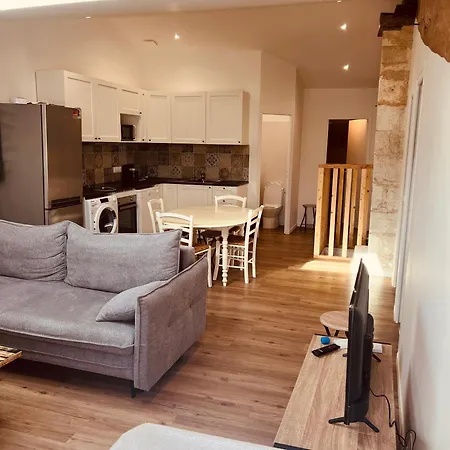 شقة Grand 2e Etage ساوجون